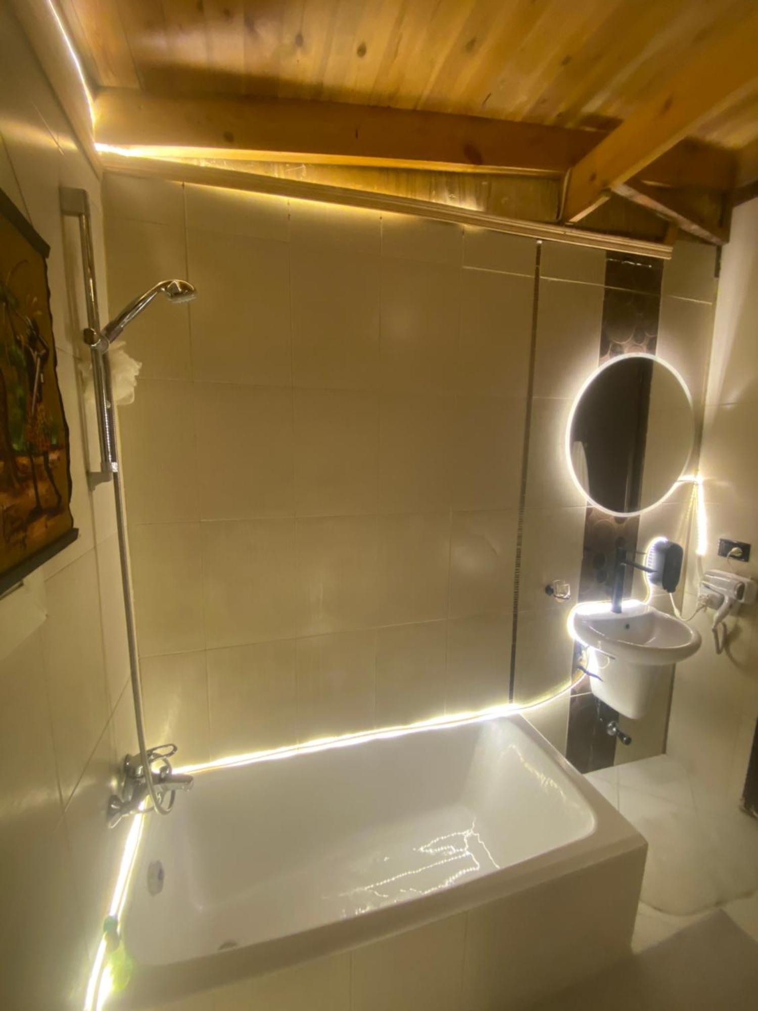 Airport Rooftop Club Luxurious Rooms And Studios Kair Zewnętrze zdjęcie